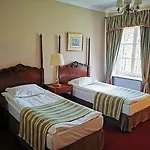 Dwor 4*