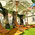 Dwor 4* Sierakow (Lesser Poland)