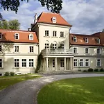 Hotel Dwor Sierakow (Lesser Poland)