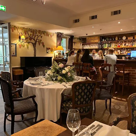 Dwor 4* Sierakow (Lesser Poland)