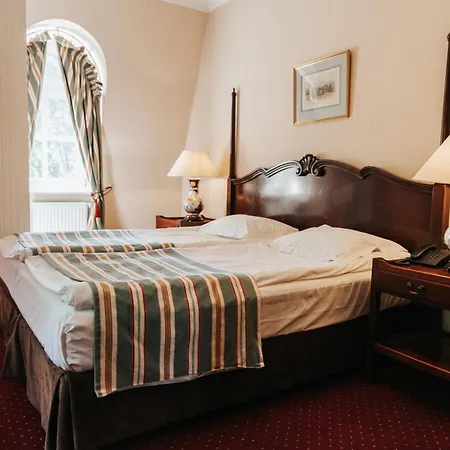 Hotel Dwor 4*