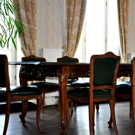 Dwor فندق Sieraków