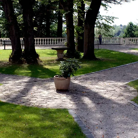 Dwor فندق Sieraków