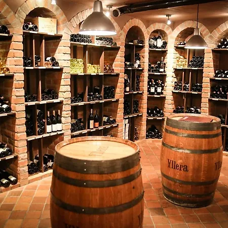 Dwor فندق Sieraków