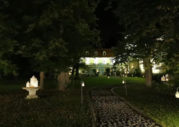 Dwor 4* Sierakow (Lesser Poland)